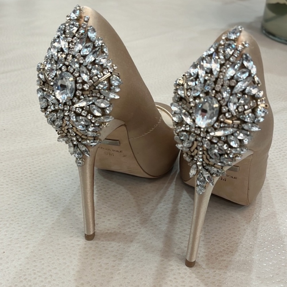 Like New Badgley Mischka Heels